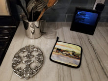 Load image into Gallery viewer, The Pass Pot Holders - Set of 2 Decorative Kitchen Helpers | Made in the USA 8121RPTHD