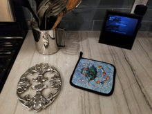 Load image into Gallery viewer, Crab Pot Holders - Set of 2 Decorative Kitchen Helpers | Made in the USA 8149PTHD