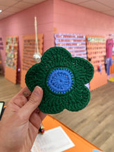 Load image into Gallery viewer, Crochet Daisy Coasters