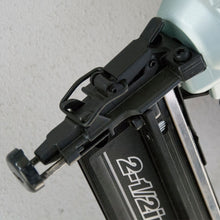 Load image into Gallery viewer, Metabo HPT NT65M2SM 2-1/2 In. 16 Gauge Finish Nailer (with Air Duster)