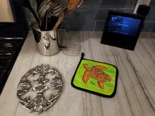 Load image into Gallery viewer, Turtle Pot Holders - Set of 2 Decorative Kitchen Helpers | Made in the USA 8376PTHD