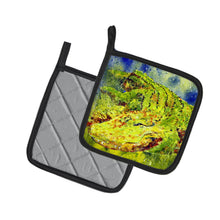 Load image into Gallery viewer, Alligator Pot Holders - Set of 2 Decorative Kitchen Helpers | Made in the USA 8390PTHD