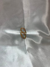 Load image into Gallery viewer, Cleopatra Titanium Ring