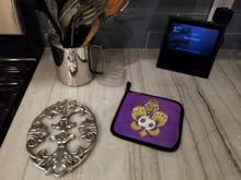 Load image into Gallery viewer, Tiger Fleur de lis Soccer Pot Holders - Set of 2 Decorative Kitchen Helpers | Made in the USA 8477PTHD