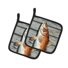 Load image into Gallery viewer, Red Fish Pot Holders - Set of 2 Decorative Kitchen Helpers | Made in the USA 8489PTHD