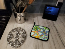 Load image into Gallery viewer, Starfish Pot Holders - Set of 2 Decorative Kitchen Helpers | Made in the USA 8542PTHD