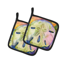 Load image into Gallery viewer, Sand Dollar Pot Holders - Set of 2 Decorative Kitchen Helpers | Made in the USA 8545PTHD