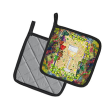 Load image into Gallery viewer, Wine Pot Holders - Set of 2 Decorative Kitchen Helpers | Made in the USA 8617PTHD