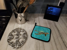 Load image into Gallery viewer, Turtle Pot Holders - Set of 2 Decorative Kitchen Helpers | Made in the USA 8659PTHD