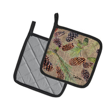 Load image into Gallery viewer, Pine Cones Pot Holders - Set of 2 Decorative Kitchen Helpers | Made in the USA 8735PTHD
