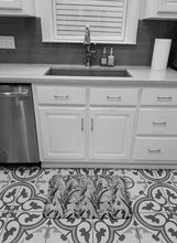 Load image into Gallery viewer, Corn Ironwork Fence Machine Washable Memory Foam Mat 8929RUG