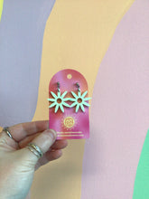 Load image into Gallery viewer, Sunshine Spring Flower
