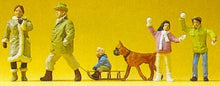 Load image into Gallery viewer, Preiser 10310 HO Scale Pedestrians -- Krause Family In Winter