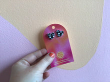 Load image into Gallery viewer, Skull Heart Studs