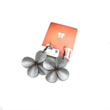 Load image into Gallery viewer, Clover Leather Earrings- Silver