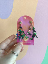 Load image into Gallery viewer, Green Holiday Trees