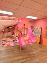 Load image into Gallery viewer, Puffy Star Earrings