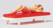 Load image into Gallery viewer, Preiser 29048 HO Scale Recreation -- Sun Bathing - Figure