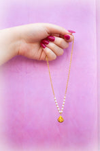 Load image into Gallery viewer, Pearl Sparkly Shell Titanium Necklace