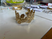 Load image into Gallery viewer, Tropical Flower Cuff Titanium Bracelet