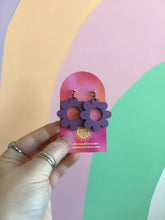 Load image into Gallery viewer, Happy Spring Daisy Earrings