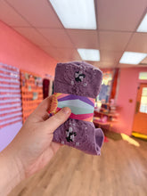 Load image into Gallery viewer, Purple Floral Socks
