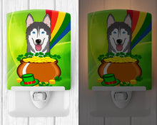 Load image into Gallery viewer, Alaskan Malamute St. Patrick's Day Ceramic Night Light BB1962CNL