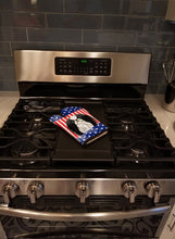 Load image into Gallery viewer, American Flag and Japanese Chin Oven Mitt BB2160OVMT