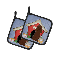 Load image into Gallery viewer, Dog House Collection Irish Water Spaniel Pot Holders - Set of 2 - Heat-Resistant Kitchen Essentials
