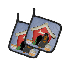 Load image into Gallery viewer, Dog House Collection Cocker Spaniel Black Tan Pot Holders - Set of 2 - Heat-Resistant Kitchen Essentials