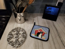 Load image into Gallery viewer, Dog House Collection Smooth Fox Terrier Pot Holders - Set of 2 - Heat-Resistant Kitchen Essentials