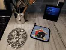 Load image into Gallery viewer, Dog House Collection Pekingnese Black Pot Holders - Set of 2 - Heat-Resistant Kitchen Essentials