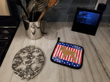 Load image into Gallery viewer, USA Patriotic Brussels Griffon Pot Holders - Set of 2 - Heat-Resistant Kitchen Essentials BB3340PTHD