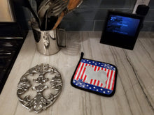 Load image into Gallery viewer, USA Patriotic Samoyed Pot Holders - Set of 2 - Heat-Resistant Kitchen Essentials BB3359PTHD