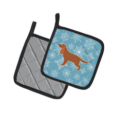 Load image into Gallery viewer, Winter Snowflake English Cocker Spaniel Pot Holders - Set of 2 - Heat-Resistant Kitchen Essentials BB3512PTHD