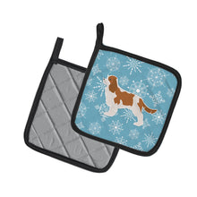 Load image into Gallery viewer, Winter Snowflake Cavalier King Charles Spaniel Pot Holders - Set of 2 - Heat-Resistant Kitchen Essentials BB3549PTHD