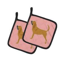 Load image into Gallery viewer, Bloodhound Checkerboard Pink Pot Holders - Set of 2 - Heat-Resistant Kitchen Essentials BB3584PTHD