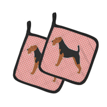 Load image into Gallery viewer, Welsh Terrier Checkerboard Pink Pot Holders - Set of 2 - Heat-Resistant Kitchen Essentials BB3585PTHD