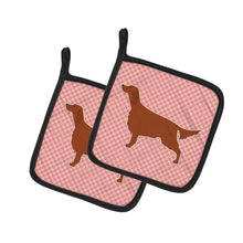 Load image into Gallery viewer, Irish Setter Checkerboard Pink Pot Holders - Set of 2 - Heat-Resistant Kitchen Essentials BB3593PTHD
