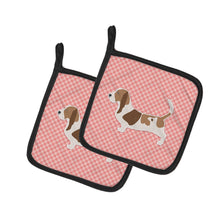 Load image into Gallery viewer, Basset Hound Checkerboard Pink Pot Holders - Set of 2 - Heat-Resistant Kitchen Essentials BB3602PTHD