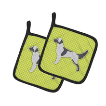 Load image into Gallery viewer, English Setter Checkerboard Green Pot Holders - Set of 2 - Heat-Resistant Kitchen Essentials BB3781PTHD