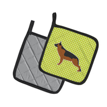 Load image into Gallery viewer, German Shepherd Checkerboard Green Pot Holders - Set of 2 - Heat-Resistant Kitchen Essentials BB3824PTHD