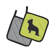 Load image into Gallery viewer, Briard Checkerboard Green Pot Holders - Set of 2 - Heat-Resistant Kitchen Essentials BB3826PTHD