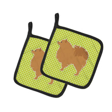 Load image into Gallery viewer, Pomeranian Checkerboard Green Pot Holders - Set of 2 - Heat-Resistant Kitchen Essentials BB3842PTHD