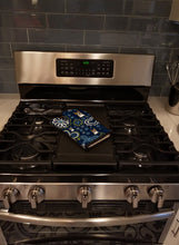 Load image into Gallery viewer, Blue Flowers Boxer Oven Mitt BB5074OVMT
