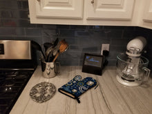 Load image into Gallery viewer, Blue Flowers Saluki Oven Mitt BB5080OVMT