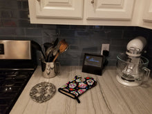 Load image into Gallery viewer, Day of the Dead Black Oven Mitt BB5116OVMT