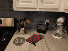 Load image into Gallery viewer, Strawberries on Gray Oven Mitt BB5137OVMT