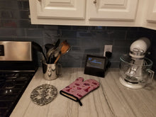 Load image into Gallery viewer, Red Wine on Linen Oven Mitt BB5195OVMT