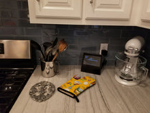 Load image into Gallery viewer, Drinks and Cocktails Gold Oven Mitt BB5202OVMT